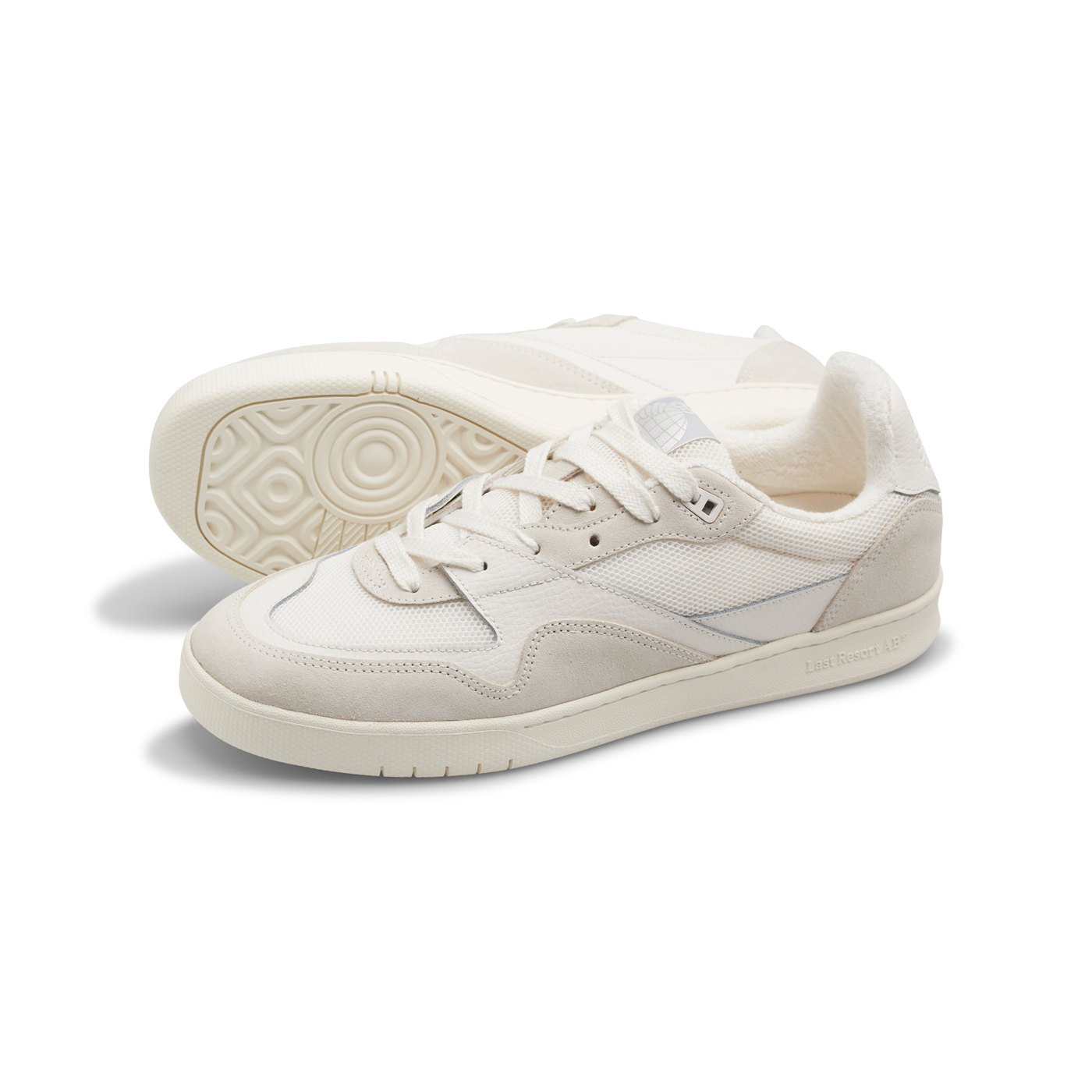 CM002 (White/White)