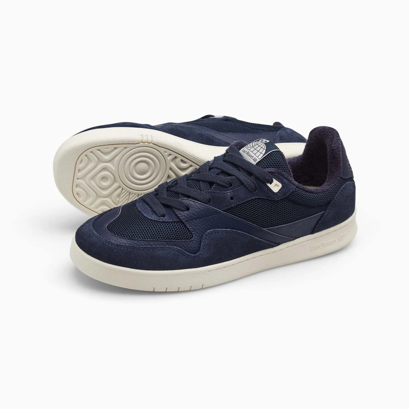 CM002 (Dark Navy/White)