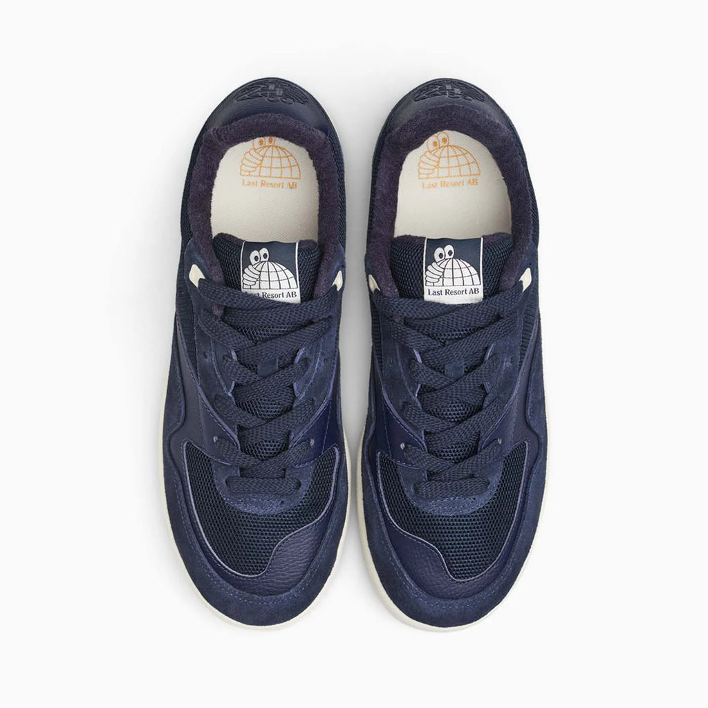 CM002 (Dark Navy/White)