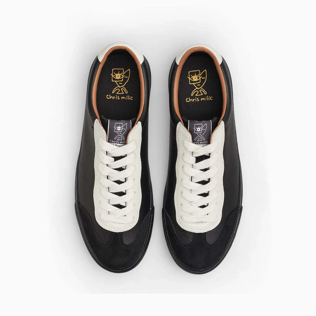 VM004 Milic (Tuxedo Black)