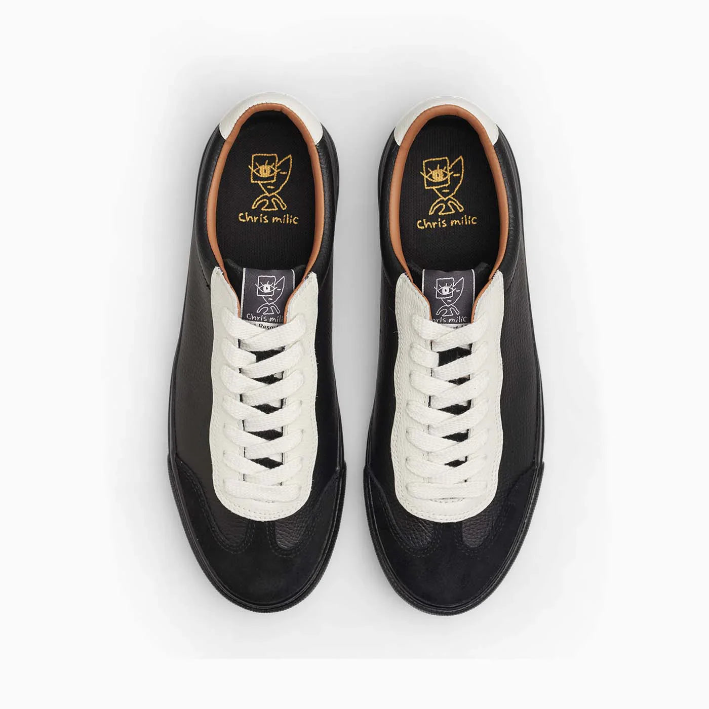 VM004 Milic (Tuxedo Black)