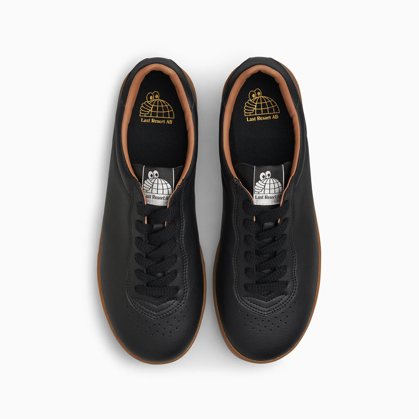 CM003 - Black/Gum